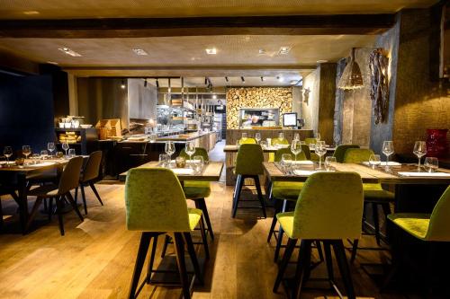 餐廳, Hotel Victoria - Maison Caerdinael in 德比