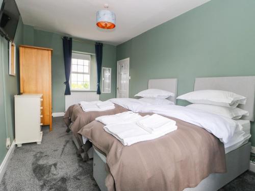 Hall Cottage - image 3