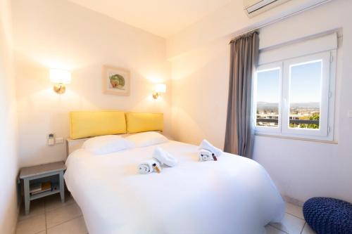 BNB RENTING Chez Sophie - 2 bedroom 2-4pers terrace sea view pool garage