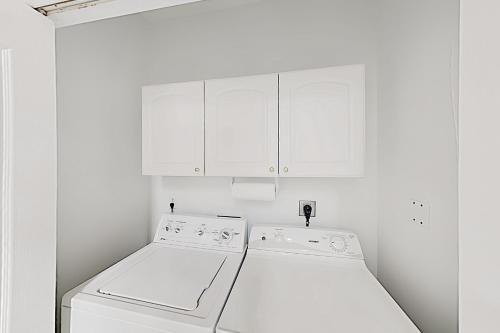 E Acapulco Townhouse Unit #A Townhouse - image 2