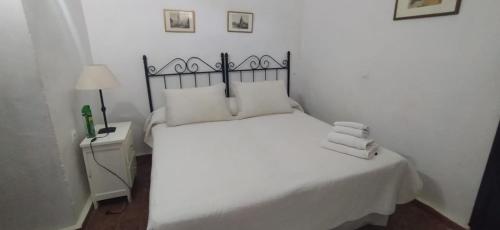 1 king bed, 4 twin beds