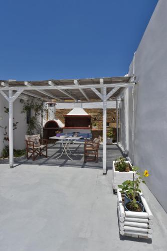Tinos Peristerionas - image 4