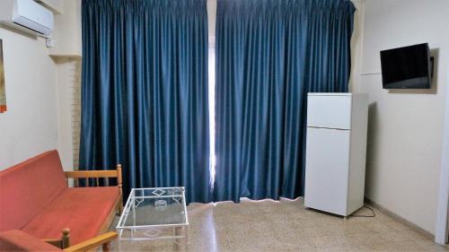 One-Bedroom Apartment image 2