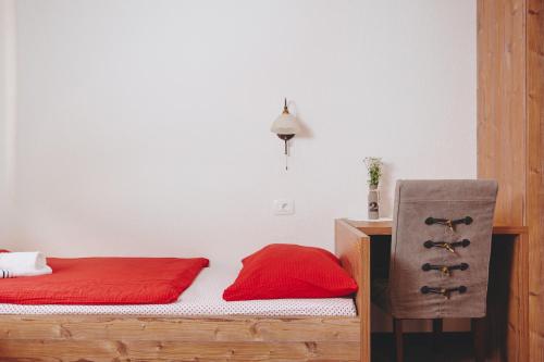 3 twin beds