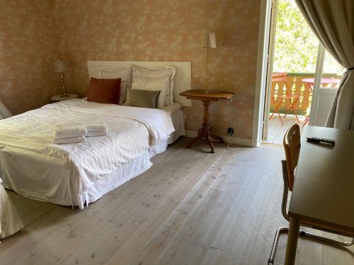 Cafe Mandeltartan B&B VillaFloraViola in Ronneby