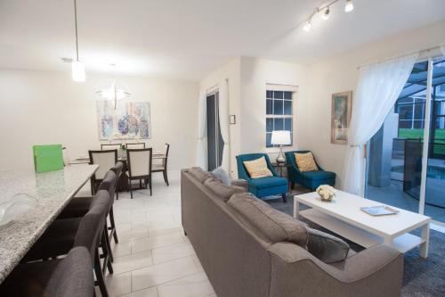 Private Pool Townhome - 15 Minutes to Disney! - image 4