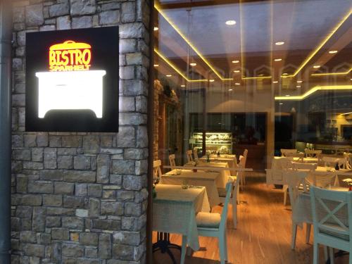 Restoran, Robinson szigete in Balatonfured