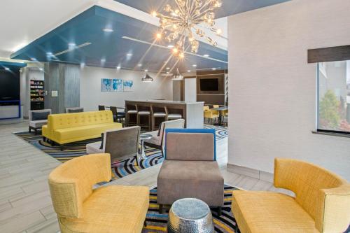 라 퀸타 인 & 스위트 바이 윈덤 퐁카 시티