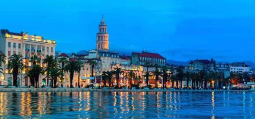 Apartments Bonus and private parking, Split (photo 8)