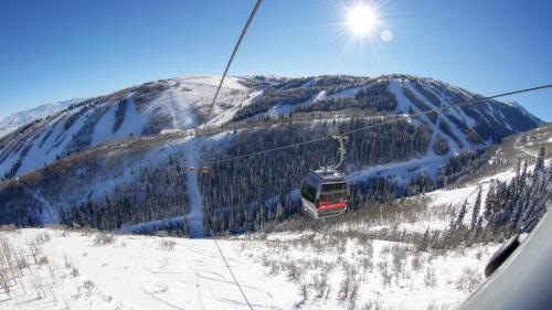 New Listing! Ski-In Ski-Out Condo with Pool & Gym condo - main image