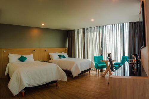 Double Room with Two Double Beds image 10
