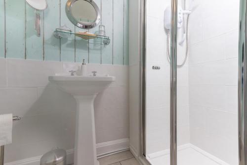 Puddle Duck Lodge – Adults Only - image 14