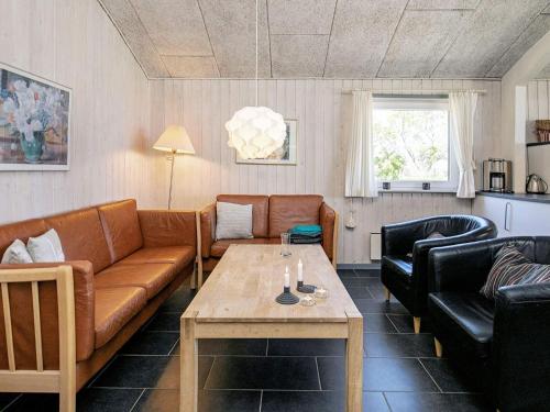 10 person holiday home in Hals