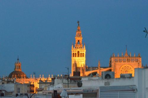 HomeySeville-Amazing Penthouse Giralda Views 8 pax, Parking Optional, Sevilla (Foto 6)