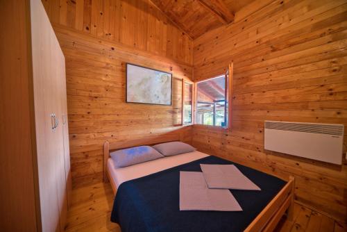 One-Bedroom Apartment image 1