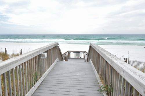 Huntington by the Sea - image 4
