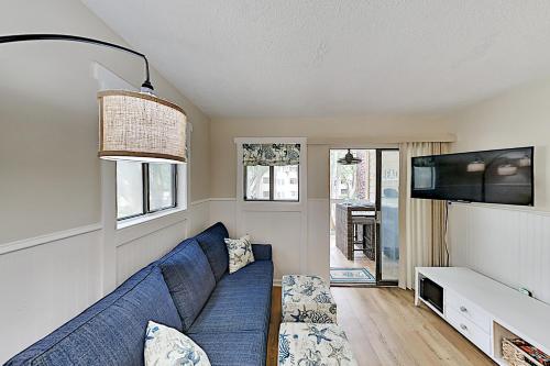 Peaceful Beach Getaway with 3 Pools & Tennis condo - image 5