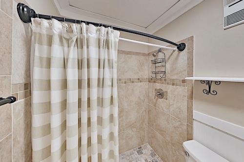 Peaceful Beach Getaway with 3 Pools & Tennis condo - image 8