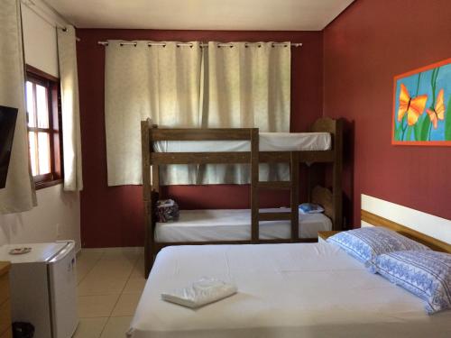 1 double bed, 1 bunk bed