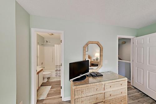 Ocean Breeze Villa Pools & Tennis: Walk to Beach condo - image 3