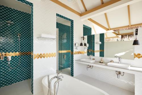 room detail thumbnail 2