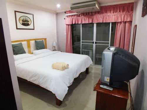KC PLACE HOTEL PRATUNAM