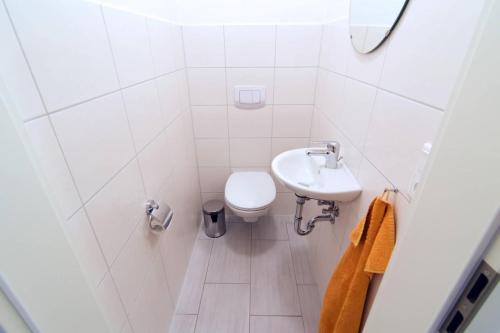 Apartment with Balcony image 8