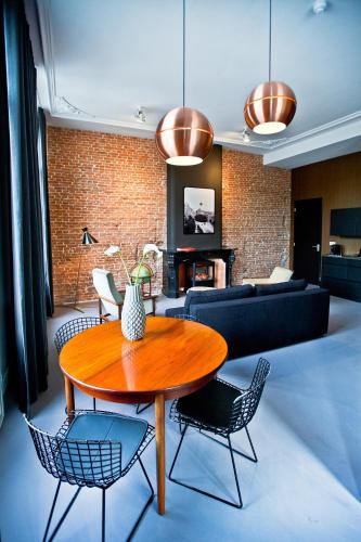 V Lofts - image 6