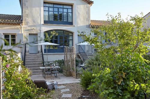 Book the Two-Bedroom House with Terrace or Garden - Vendangeurs  Two-Bedroom House with Terrace or Garden - Vendangeurs 