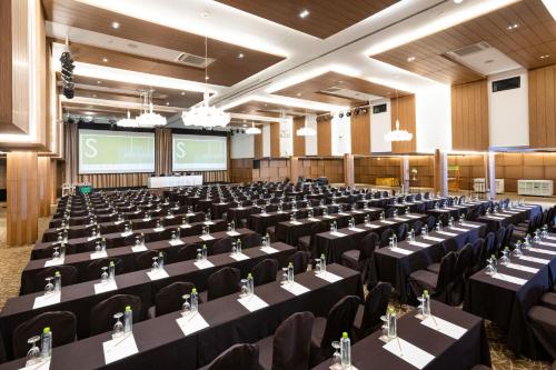 S Ratchada Leisure Hotel