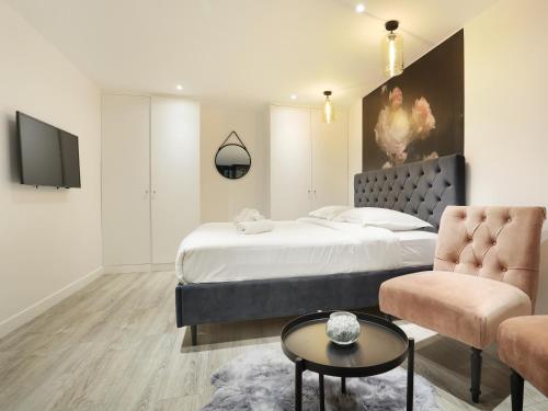 Rent a Room - Apartment St Honore, Paříž