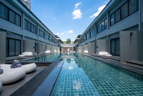 S Ratchada Leisure Hotel - 숙소 외관