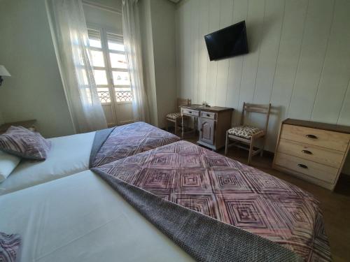 Hostal Riesco - main image