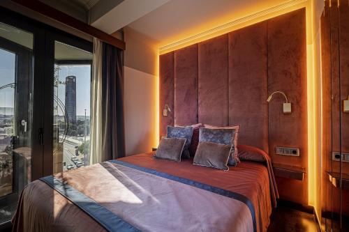 ON Suites Sevilla Apartments designed for adults - image 11