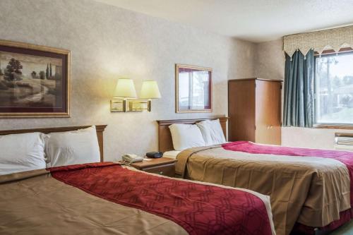 Econo Lodge Sioux Falls North Room Type - Queen Room - Accessible/Smoking