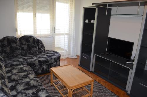 Apartments Aneva