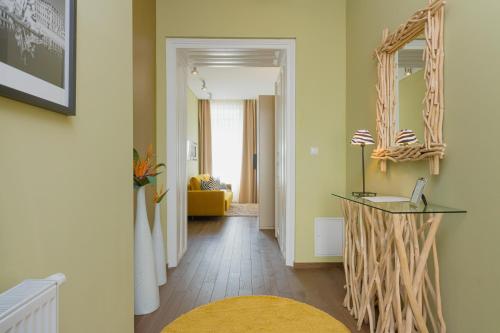 Classic One Bedroom Apartment image 8