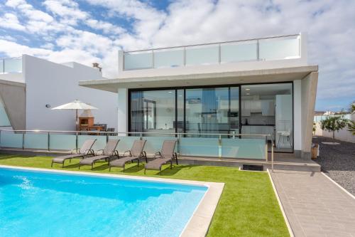 3 bedrooms, 5 beds