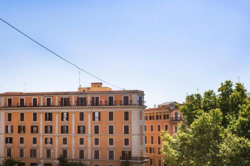 San Cosimato View on Trastevere Square - image 13