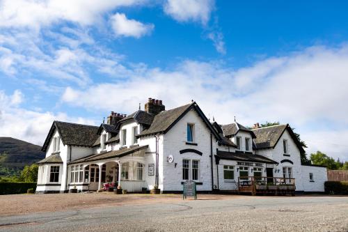 Entrance, Whitebridge Hotel in Loch Ness