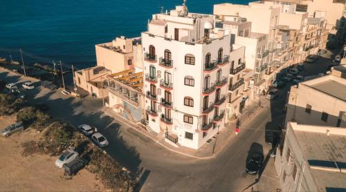 Sunset Seaview Apartments - image 13
