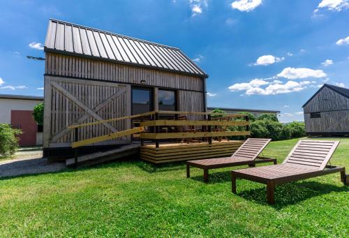 Horse Glamping Park in Добрна