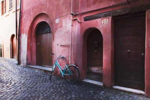 Santa Cecilia in Trastevere with Balcony - image 8