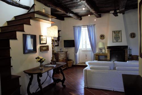 Sui tetti del borgo - Apartment - Capranica