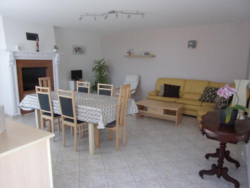 Le Gîte du Châtelet gîte à louer Saint-Ouen-la-Rouërie