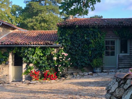 布蘭奇塞利住宿加早餐旅館 (La Blanchisserie) in 塞夫勒河畔聖洛朗