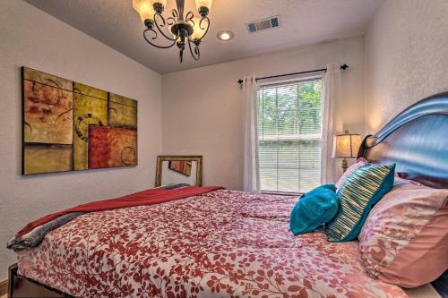 Hot Springs Retreat with Patio on Lake Hamilton - image 9