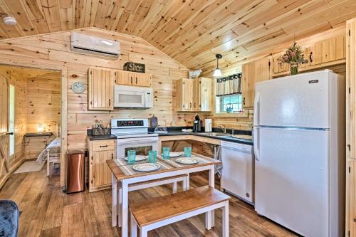 Mammoth Cave Cabin Porch Lake and Waterfall! - image 3