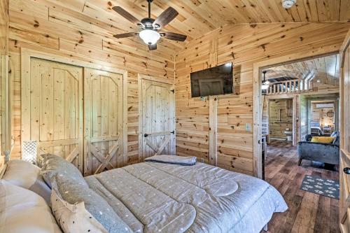 Mammoth Cave Cabin Porch Lake and Waterfall! - image 6