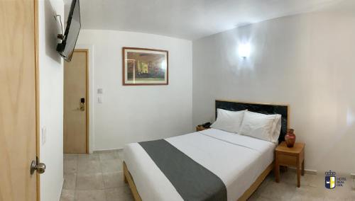 Standard Double Room image 3